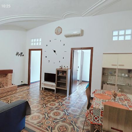 Giulio'S Apartment Катания Екстериор снимка